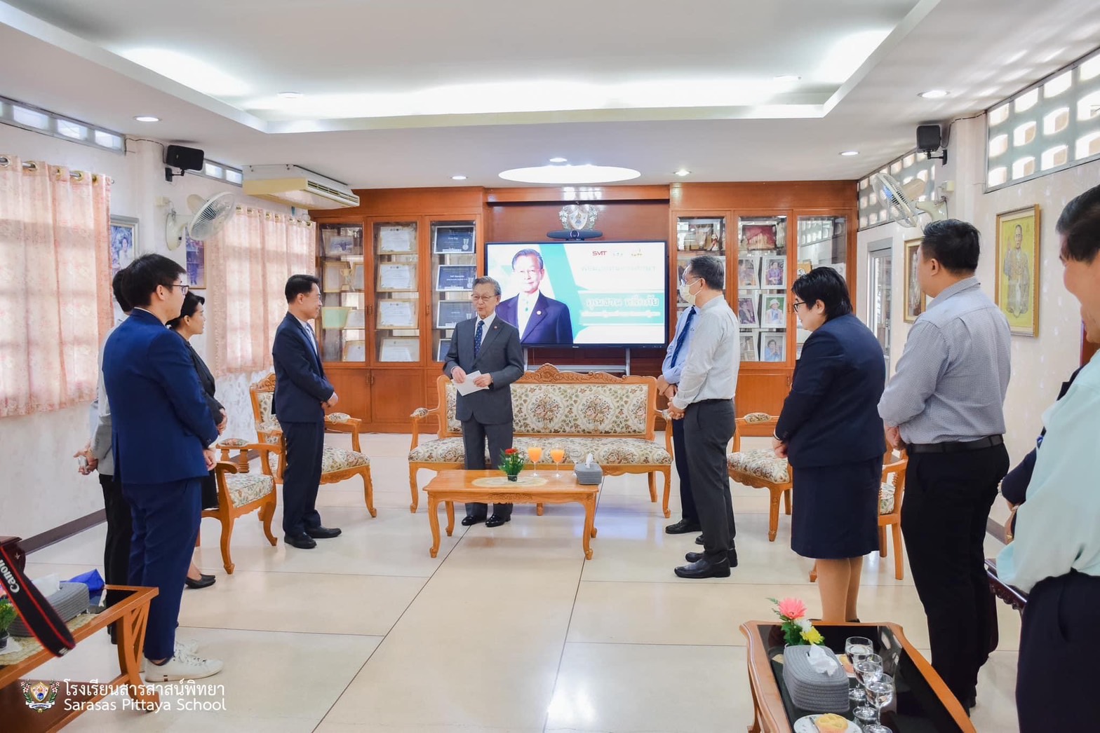 ท่านชวน หลีกภัย อดีตนายกรัฐมนตรีและอดีตประธานรัฐสภา มอบทุนการศึกษาให้กับนักศึกษาสถาบันเทคโนโลยีแห่งสุวรรณภูมิ